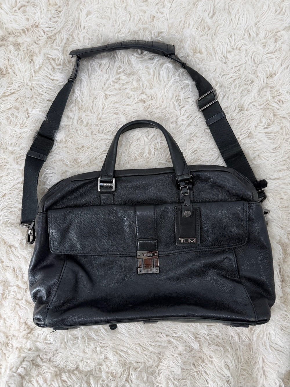 Tumi Beacon Hill Chestnut Large Laptop Leather Briefcase Black Leather